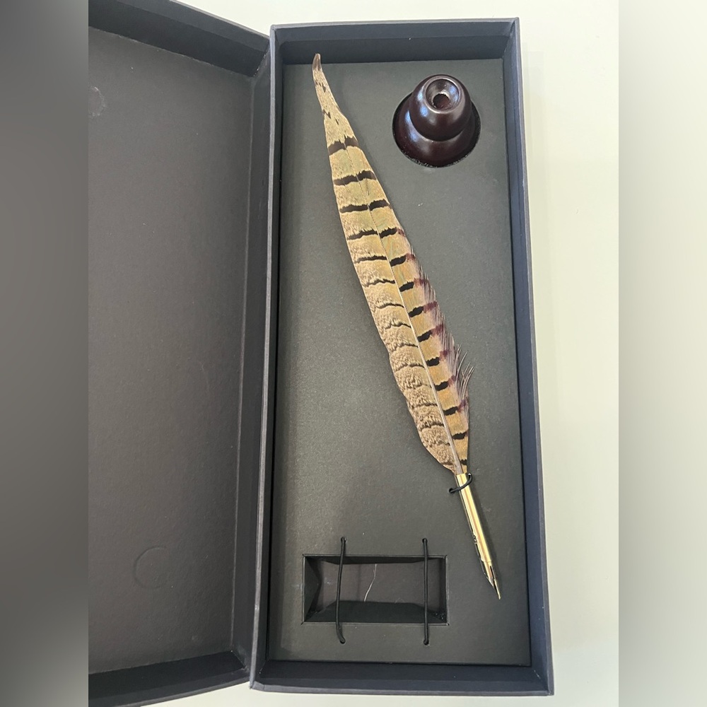 Harry Potter Feather Quill Pen with Stand